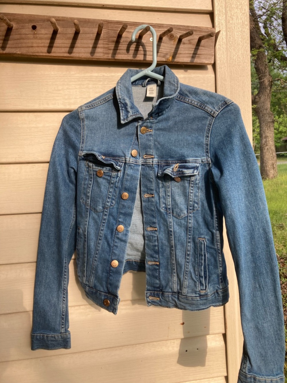 Classic Women's Blue Denim Jacket - Unbranded